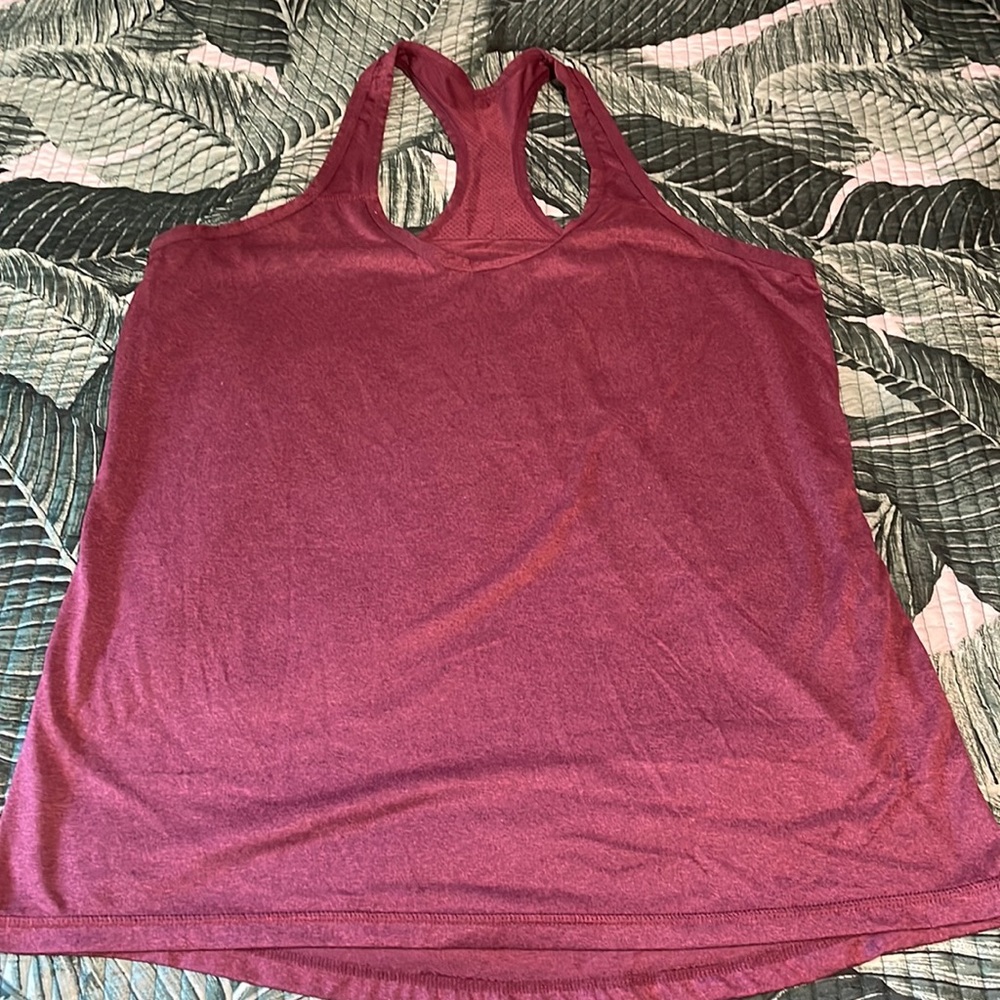 Medium Burgundy Xersion Athletic Tank Top Size M